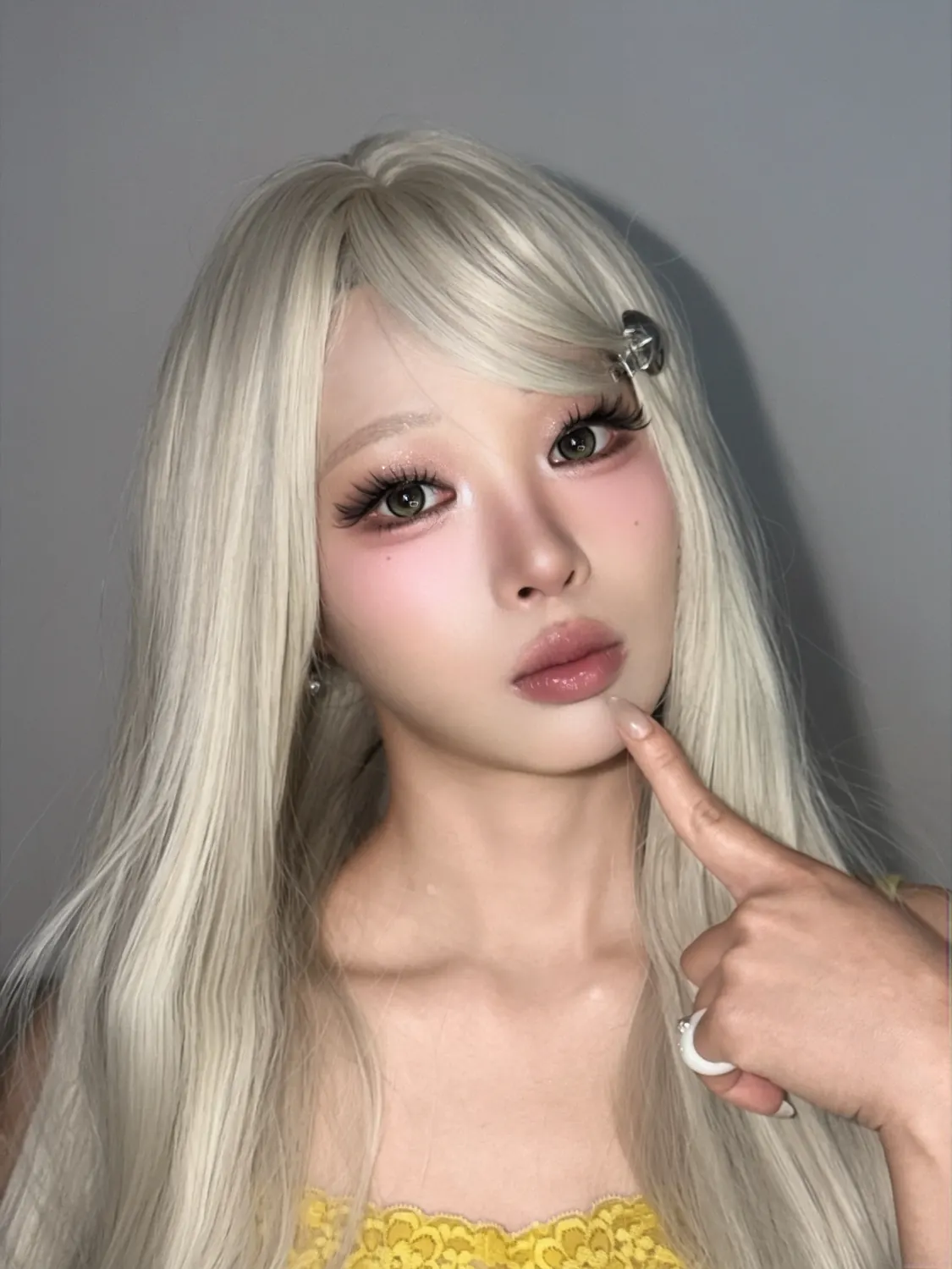 Idol smoky shoot makeup · Daylean
